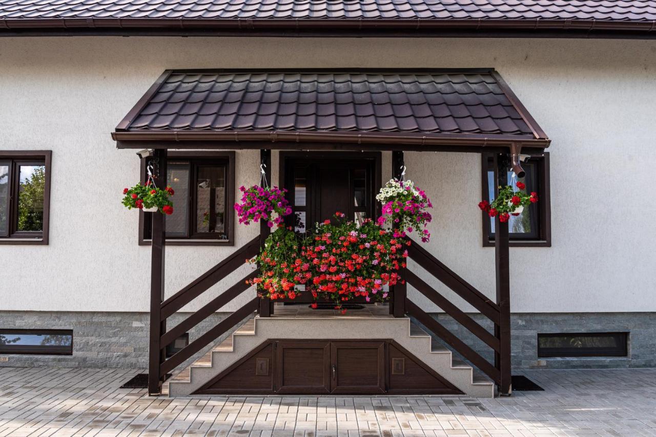 K'Raman Hotel Ramnicu Valcea Exterior photo